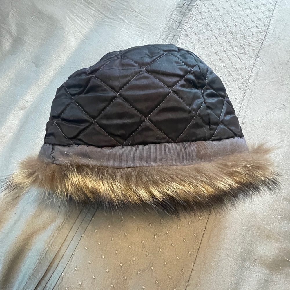 Vintage Russian-Style Fur Hat - Picture 4 of 9